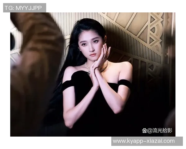 杰伦布朗女友为花花公子拍摄性感美照展现迷人魅力让网友大饱眼福