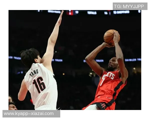 杜兰特赞弗拉格全面提升称控卫角色限制了他的发挥